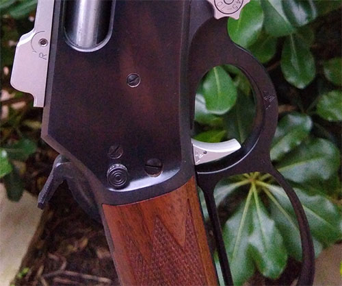 Získejte pohodlnější a přesnější střelbu s Marlin Trigger Silver, který snižuje odpor na 3,5 lbs, eliminuje flop a má širší, protiskluzový povrch.